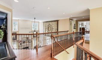 913 S DRYDEN Pl, Arlington Heights, IL 60005
