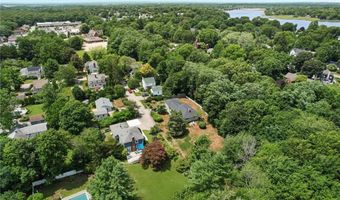 9 Foster St, Barrington, RI 02806