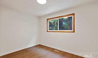 204 Hilldrop St, Caldwell, ID 83605