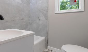 428 PINE Ln, Anniston, AL 36206