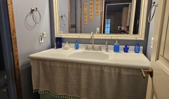 838 Rebecca Ct, Alford, FL 32420