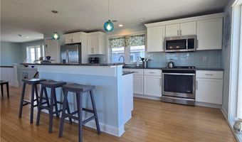 9 Arbeth Rd, Narragansett, RI 02879
