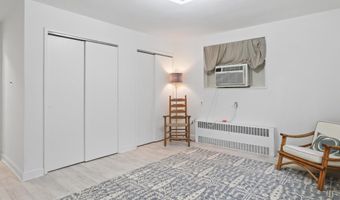 1581 N COLONIAL Ter 201-X, Arlington, VA 22209