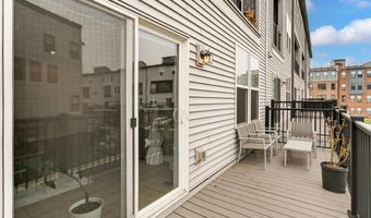 20328 NEWFOUNDLAND Sq, Ashburn, VA 20147