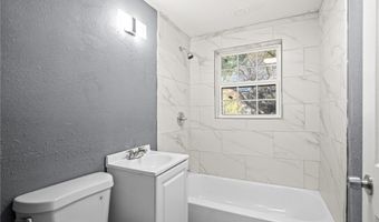 943 S Whitney St, Aransas Pass, TX 78336