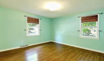 135 Foote St, Barrington, RI 02806