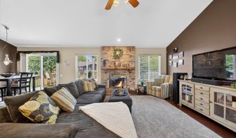 1148 Sawmill Ln, Algonquin, IL 60102