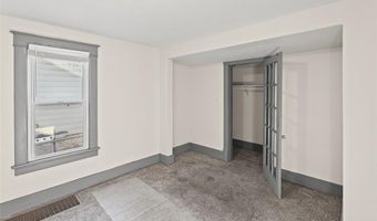 725 Park Dr, Alton, IL 62002