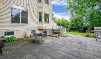 7513 HOLIDAY Ter, Bethesda, MD 20817