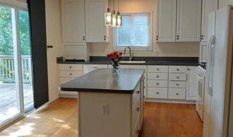 481 Village Oak Ct, Ann Arbor, MI 48103