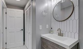 66 Girard Ave 423, Newport, RI 02840