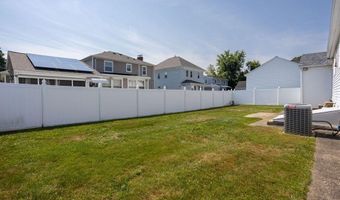 63 Ferncliff Ave, North Providence, RI 02911