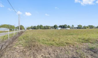 1402 E Church St, Aurora, MO 65605