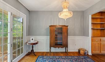 8502 WOODBINE Ln, Annandale, VA 22003