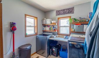 136 1st Ave, Alden, MN 56009