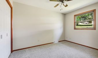 2205 Trenton Rd, Asbury, IA 52002