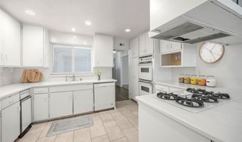 10411 Larry Dr, Anaheim, CA 92804