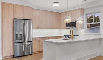 525 AVENUE E 3, Bayonne, NJ 07002