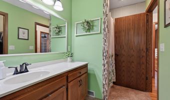 1094 Lowell Dr, Apple Valley, MN 55124