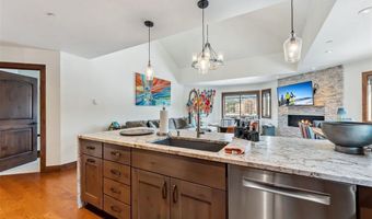 405 VILLAGE Rd 405, Breckenridge, CO 80424