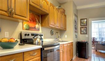 98 John St, Newport, RI 02840