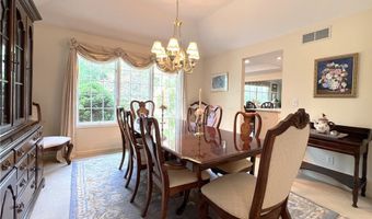 39 Wickendon Ct, Amherst, NY 14221