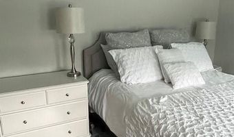 18 Sylvan Ter, Newport, RI 02840