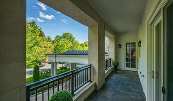 8121 RIVER Rd 423, Bethesda, MD 20817