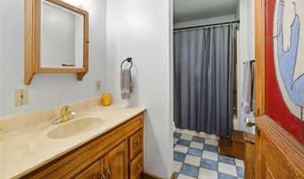 9965 Fruit Rd, Alhambra, IL 62001