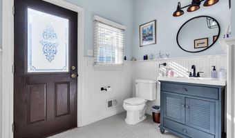221 Magnolia Dr, Bayville, NJ 08721