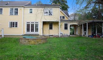 197 Rumstick Rd, Barrington, RI 02806