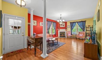 4041 Whitehall Ln, Algonquin, IL 60102