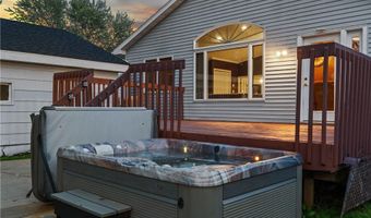 2101 6th Ave NE, Austin, MN 55912