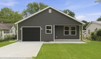 915 S Hudson Ave, Aurora, MO 65605