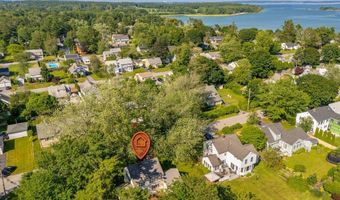 5 Phillips Rd, Falmouth, ME 04105
