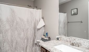 2714 NW Lois Ln, Ankeny, IA 50023