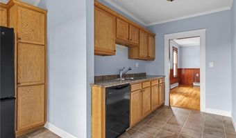 401 Old River Rd, Lincoln, RI 02838