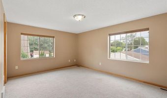 910 8th Ave SW, Austin, MN 55912