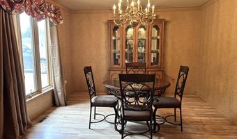 408 Duryea Dr, Auburn, IN 46706