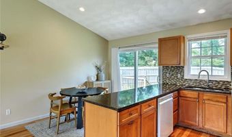 5 Craigie Ave, Johnston, RI 02919
