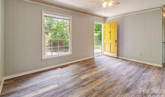 364 Pearson Dr, Asheville, NC 28801