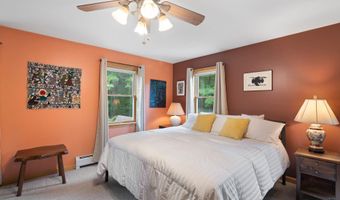 925 Hinesburg Rd, Brattleboro, VT 05301