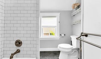 1058 Narragansett Blvd, Cranston, RI 02905