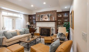 192 Lakeshore Dr, Albany, KY 42602