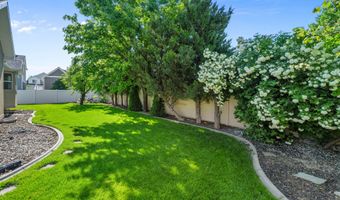 1621 W HERITAGE Pkwy, Syracuse, UT 84075