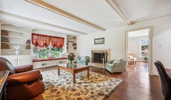 7600 CHARLESTON Dr, Bethesda, MD 20817