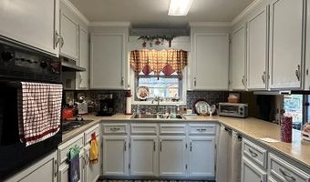 201 Bruner St, Ashford, AL 36312