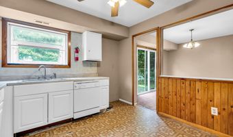 33 Windward Dr, Barnegat, NJ 08005