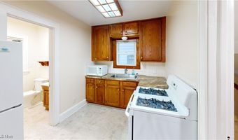 1525 Brown St, Akron, OH 44301