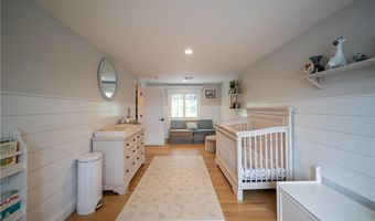 136 Aldrich Rd, Glocester, RI 02857